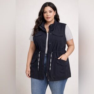 Torrid Camper Black Stretch Woven Zip Utility Vest Size 2 NWT